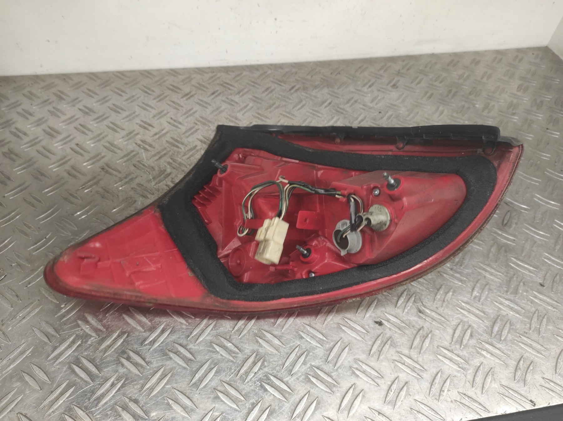 Feu arriere principal droit (feux) TOYOTA RAV4 3 PHASE 1 – 8155142091
