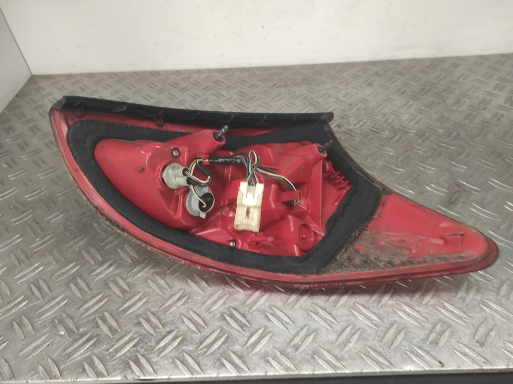 Feu arriere principal gauche (feux) TOYOTA RAV4 3 PHASE 1 – 8156142091