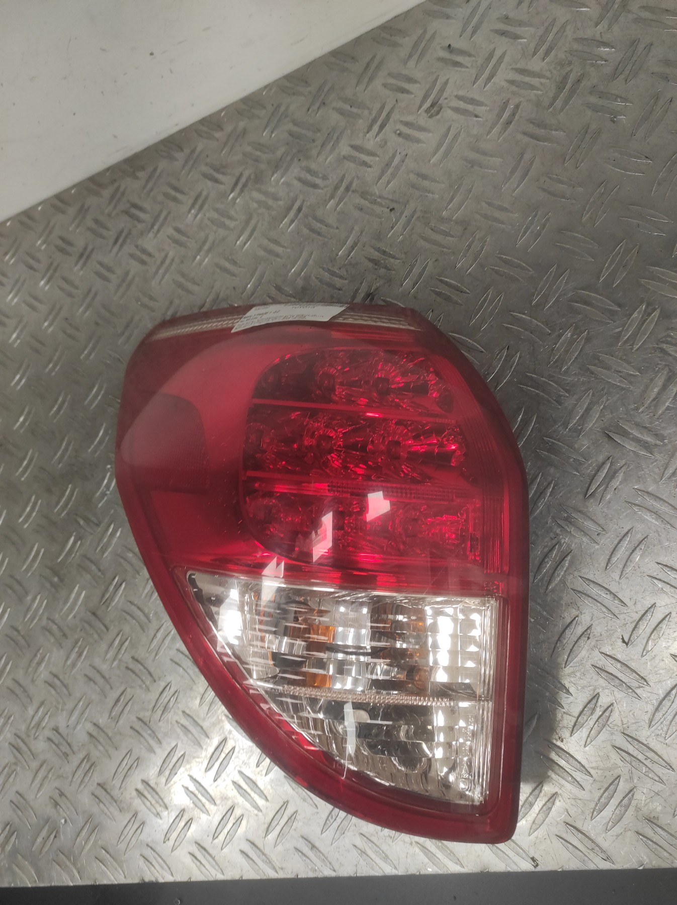 Feu arriere principal gauche (feux) TOYOTA RAV4 3 PHASE 1 – 8156142091