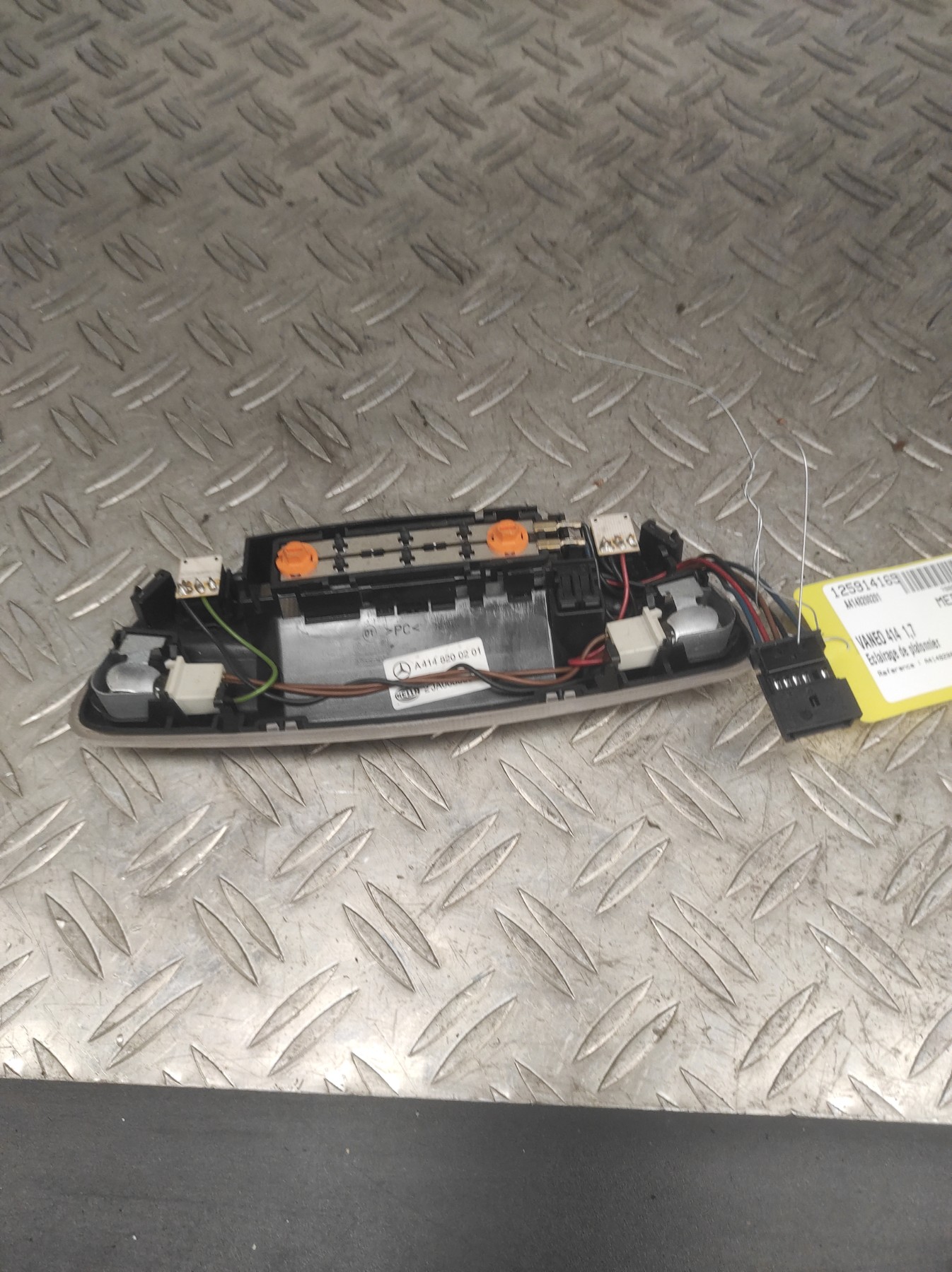 Eclairage de plafonnier MERCEDES VANEO 414 – A4148200201