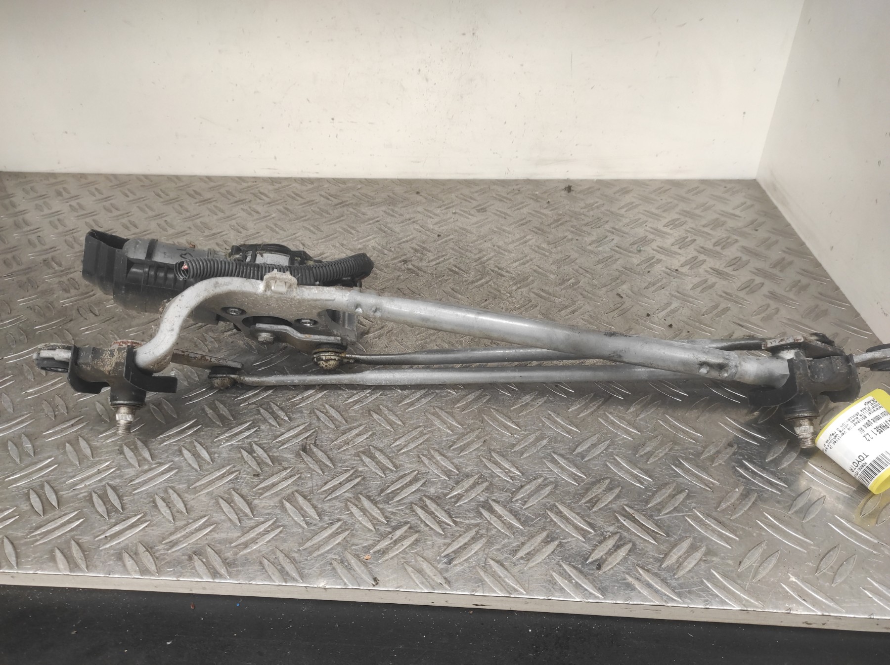 Moteur essuie glace avant TOYOTA RAV4 3 PHASE 1 – 8511042150