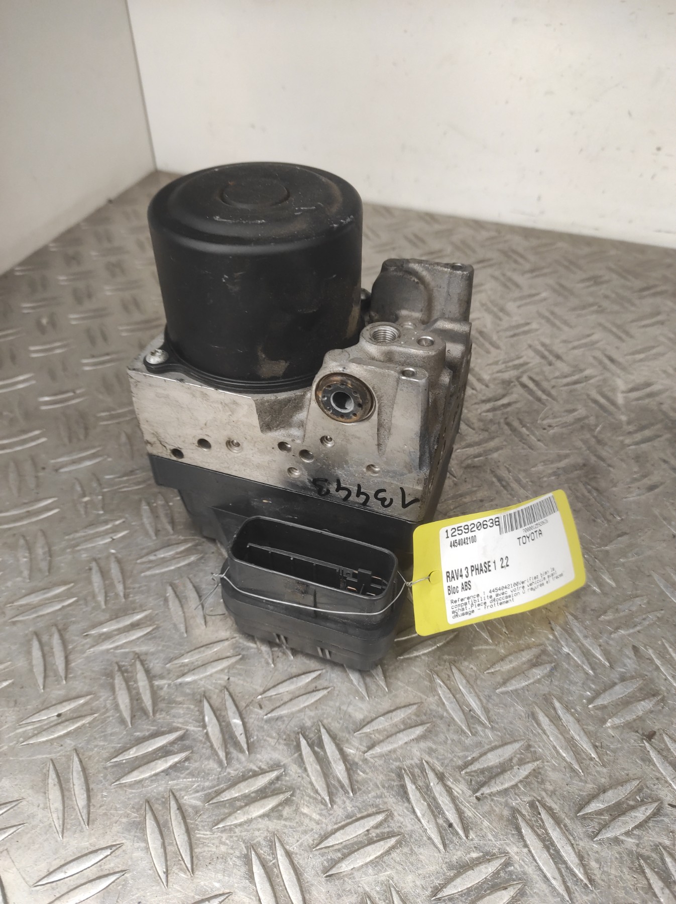 Bloc ABS (freins anti-blocage) TOYOTA RAV4 3 PHASE 1 – 4454042100