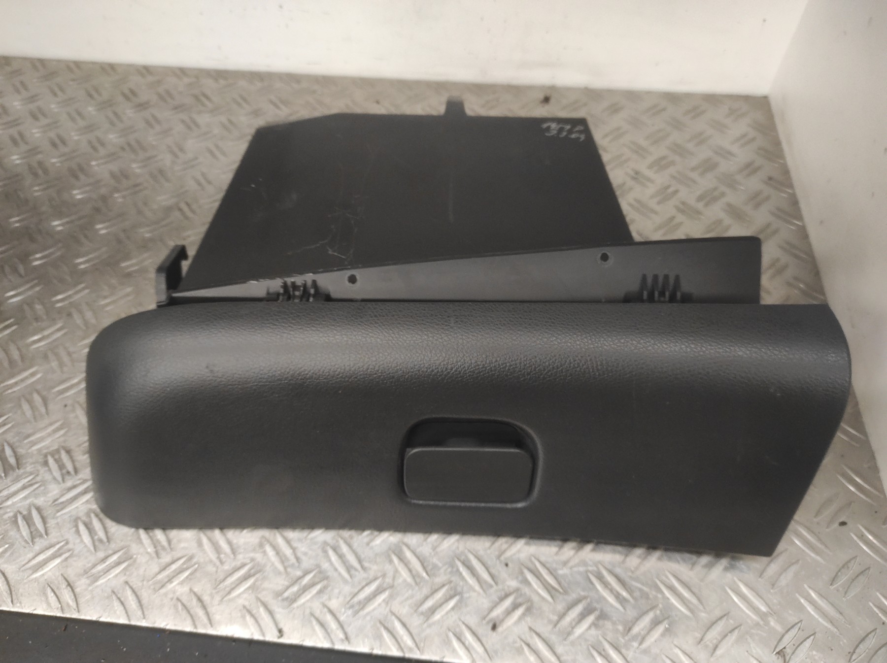 Boite a gants MERCEDES VANEO 414 – A4146800091