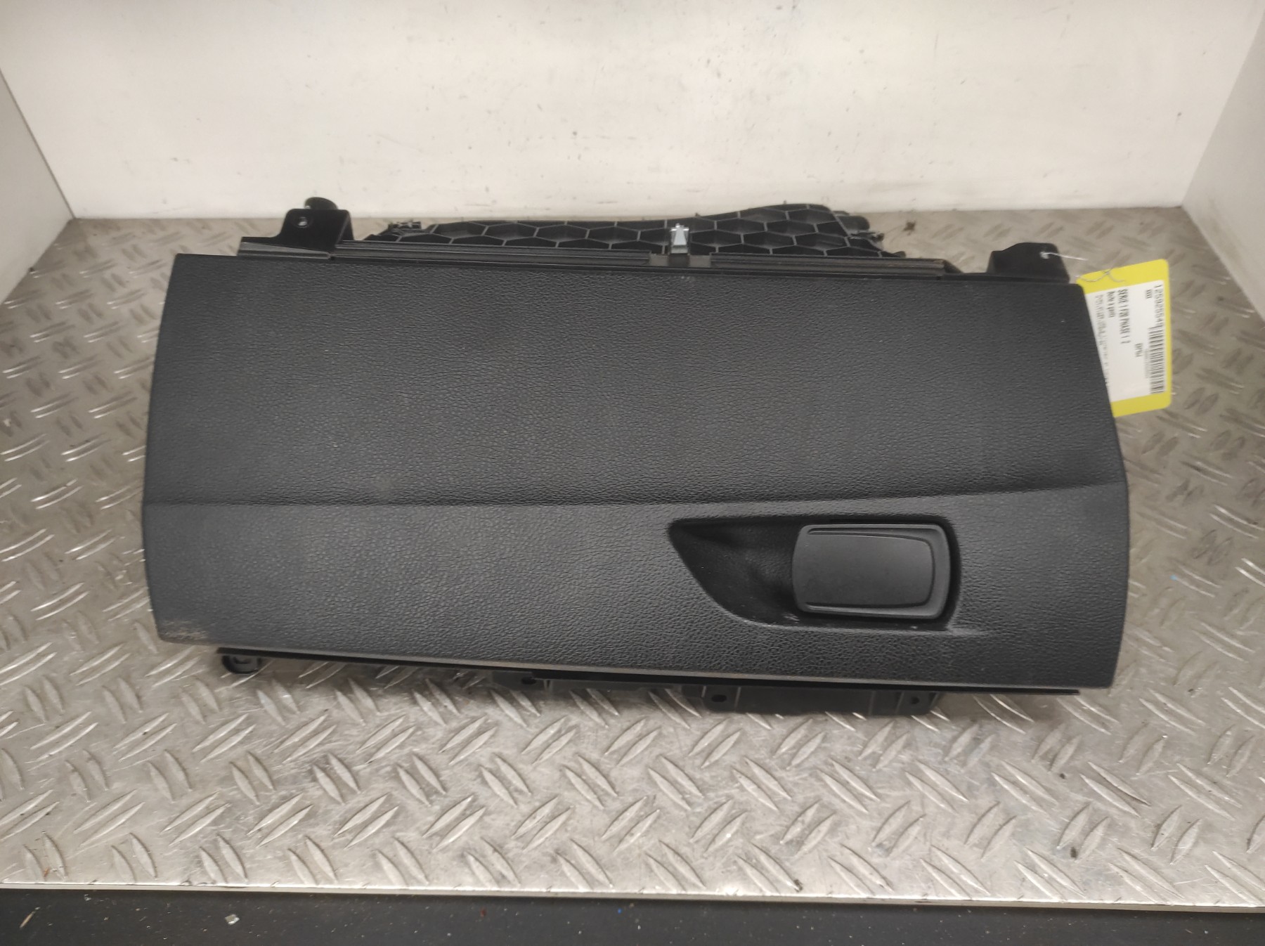 Boite a gants BMW SERIE 1 F20 PHASE 1 – XXXX