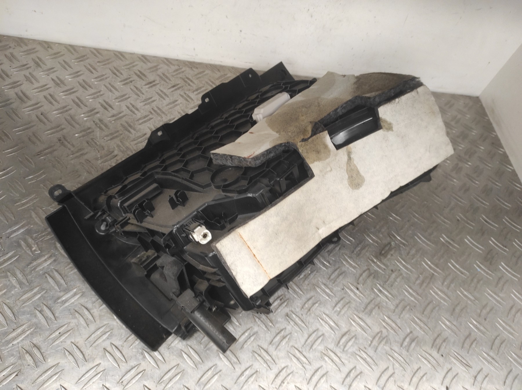 Boite a gants BMW SERIE 1 F20 PHASE 1 – XXXX