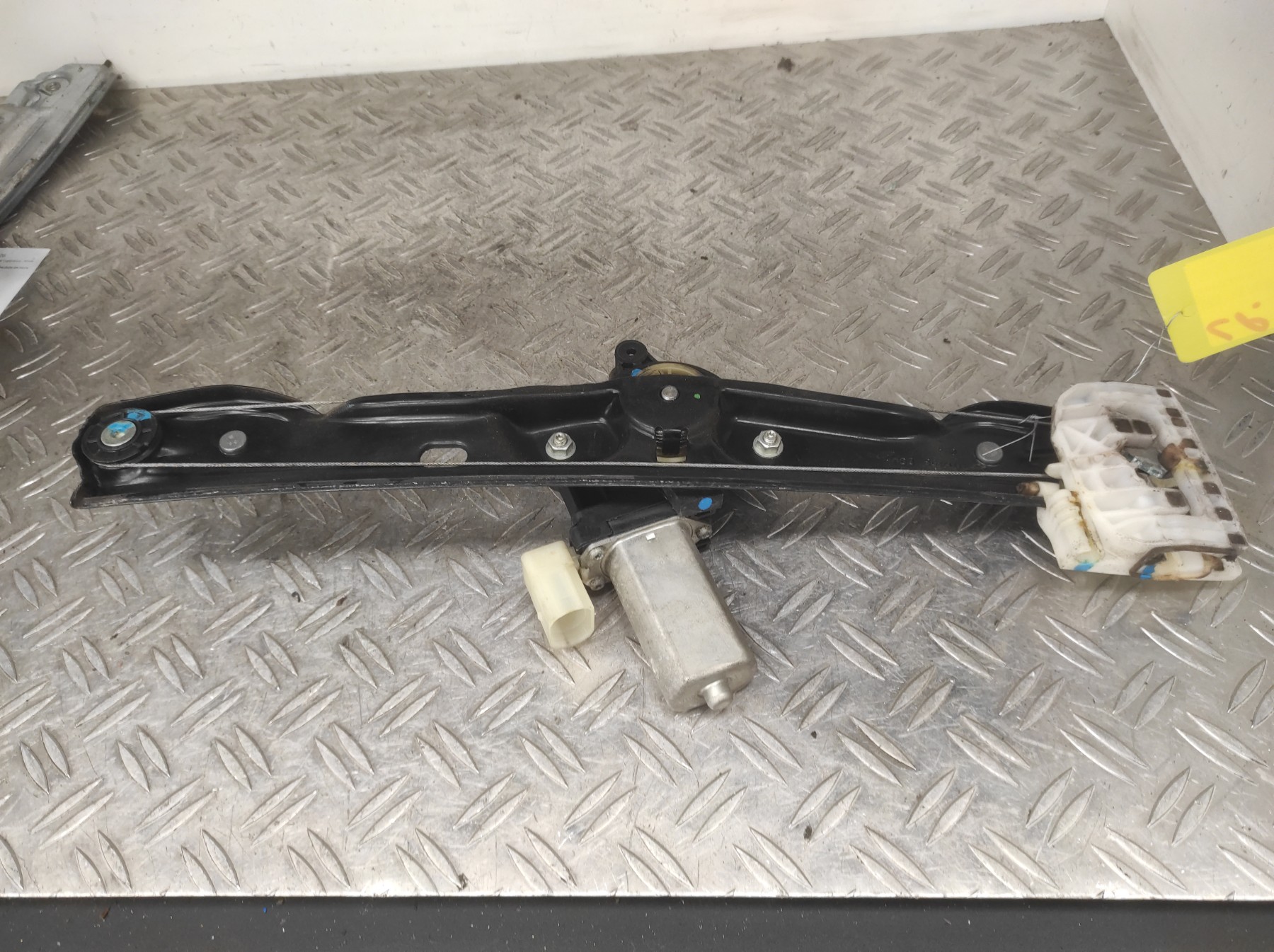Leve vitre electrique arriere gauche BMW SERIE 1 F20 PHASE 1 – 7242555