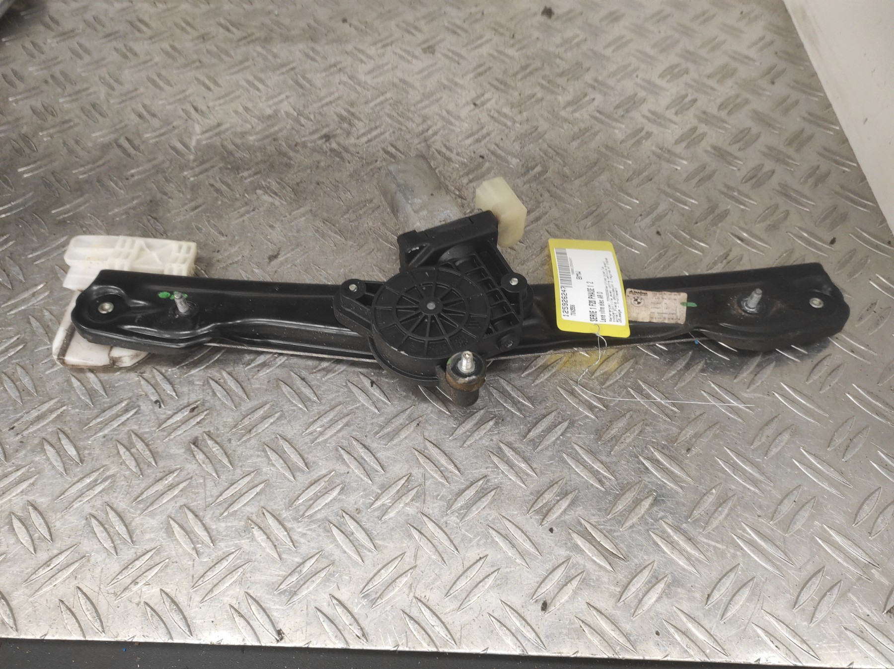 Leve vitre electrique arriere droit BMW SERIE 1 F20 PHASE 1 – 7242556