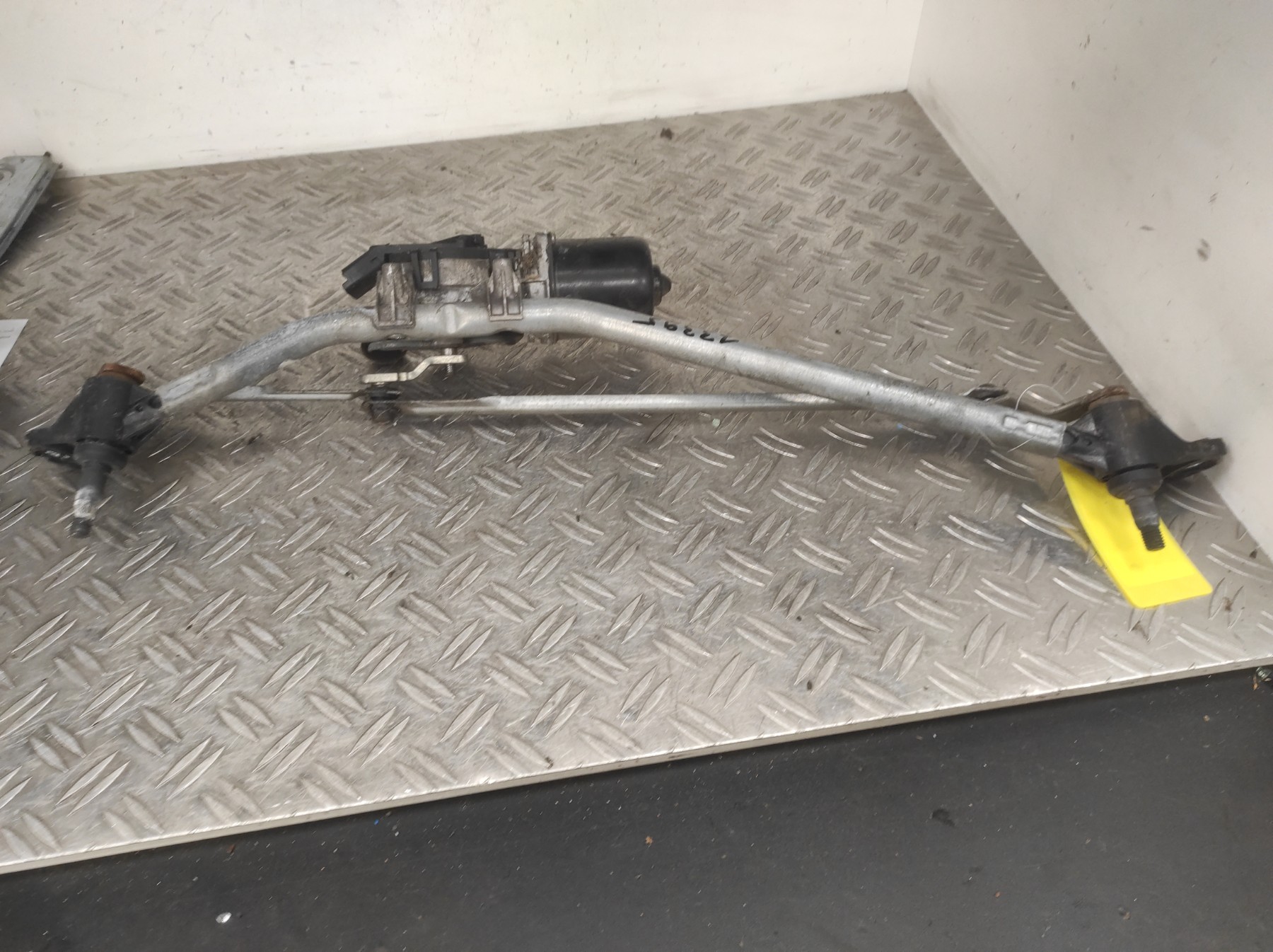 Moteur essuie glace avant RENAULT KANGOO 2 PHASE 1 – 8200409692