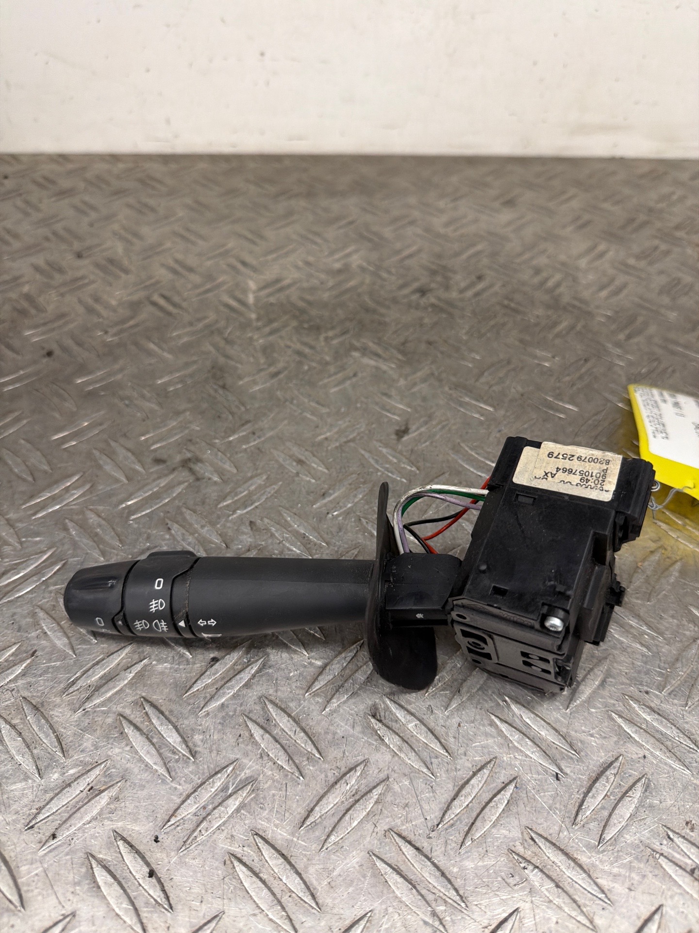 Commodo phare DACIA LOGAN 1 PHASE 1 – 8200792579