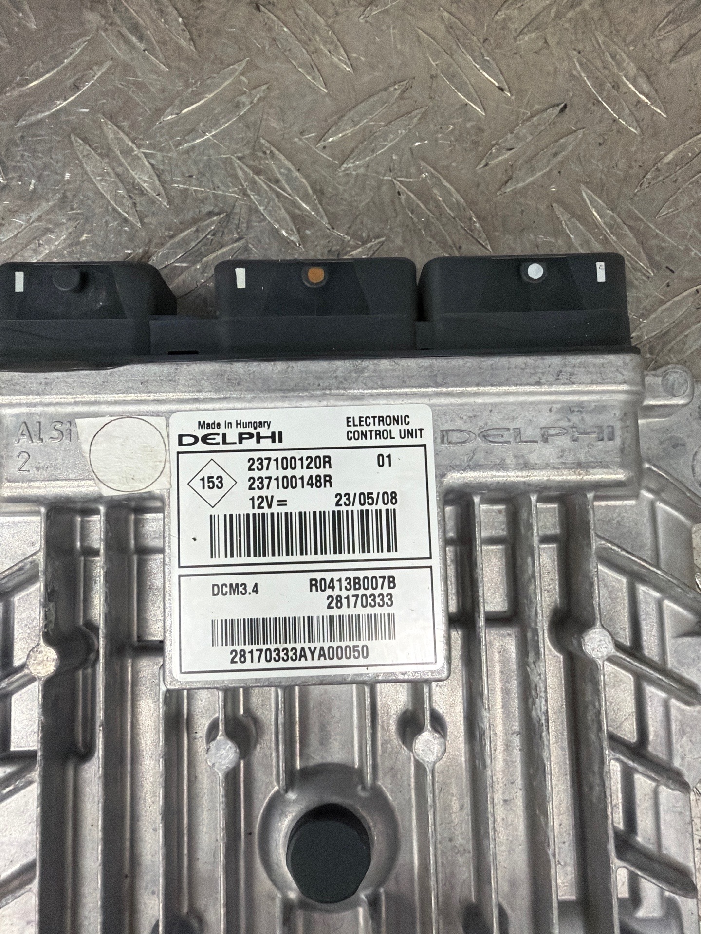 Calculateur RENAULT MEGANE 3 PHASE 1 – 237100120R