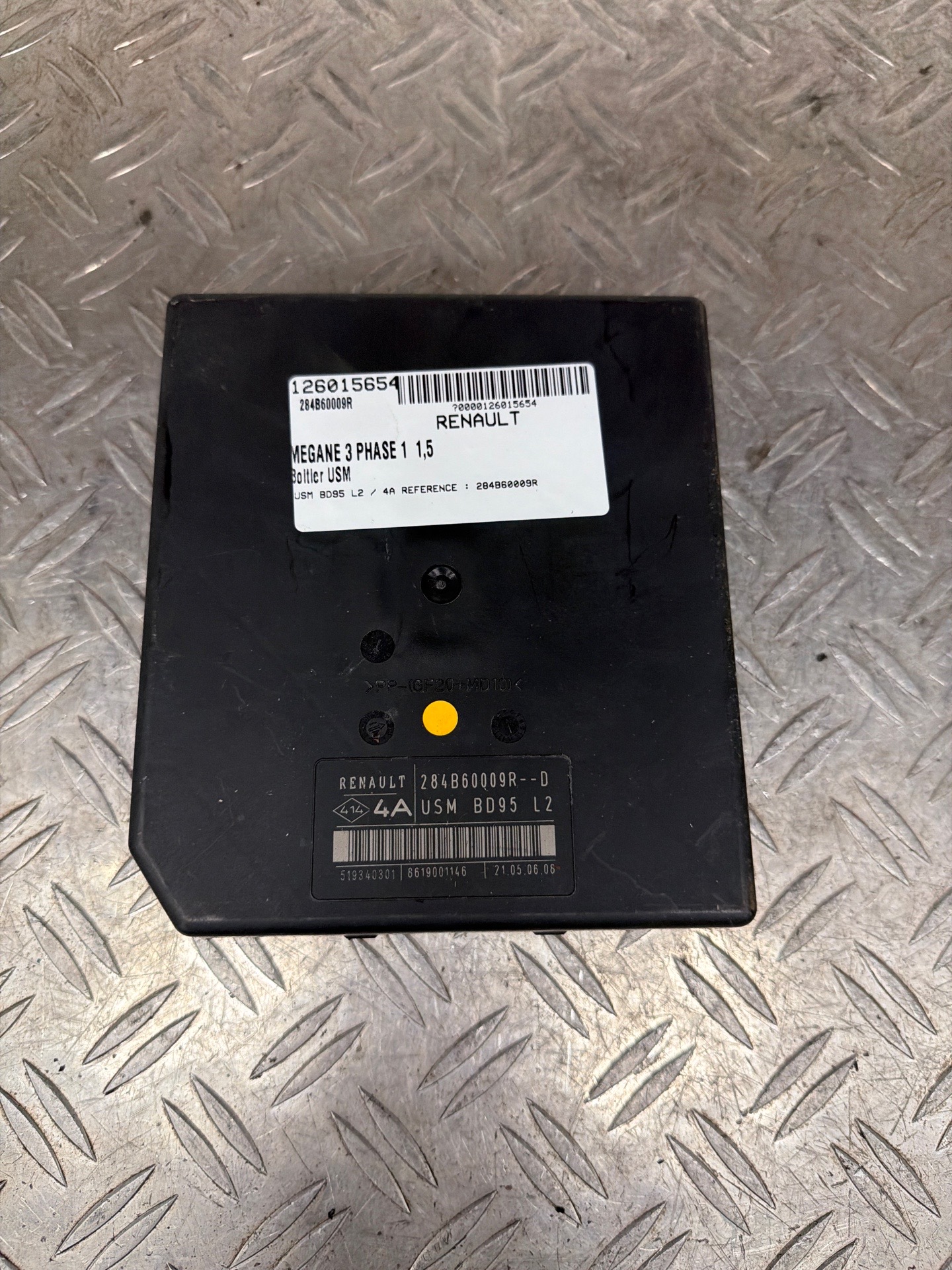 Boitier USM RENAULT MEGANE 3 PHASE 1 – 284B60009R