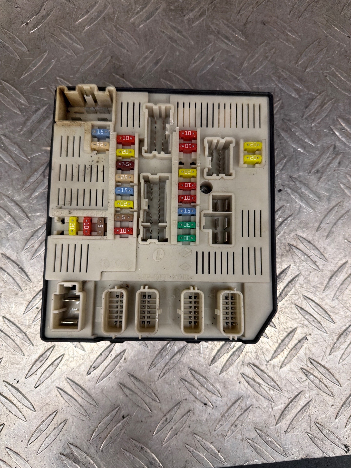 Boitier USM RENAULT MEGANE 3 PHASE 1 – 284B60009R
