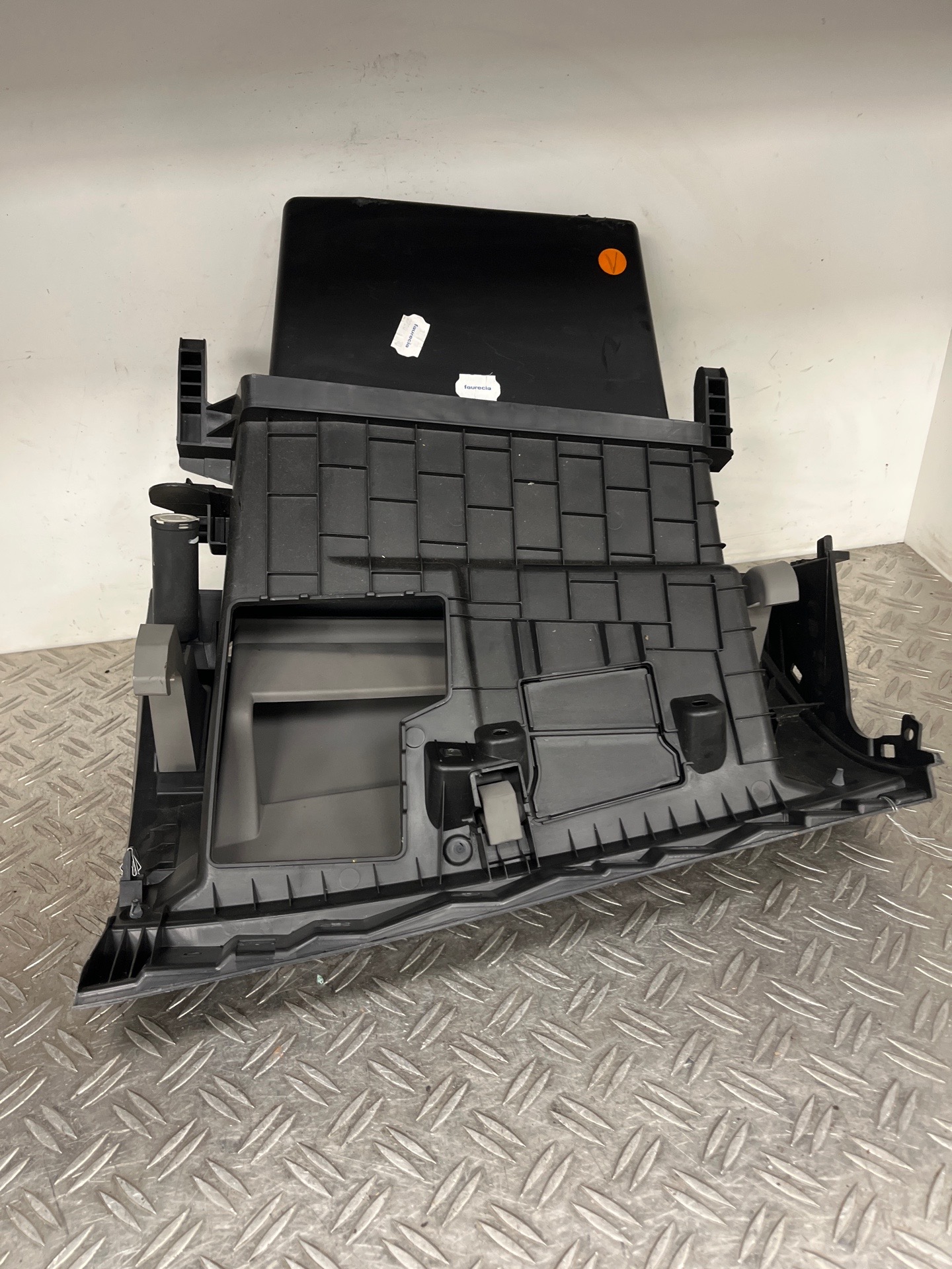 Boite a gants RENAULT MEGANE 3 PHASE 1 – 685000007R