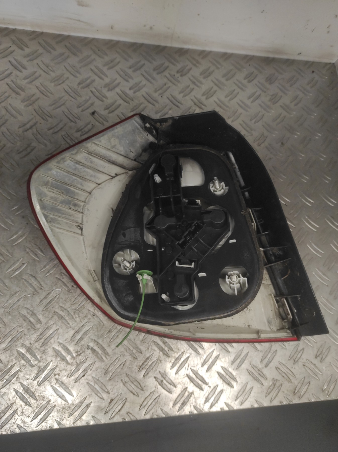 Feu arriere principal droit (feux) BMW SERIE 1 E87 PHASE 1 – 692450212