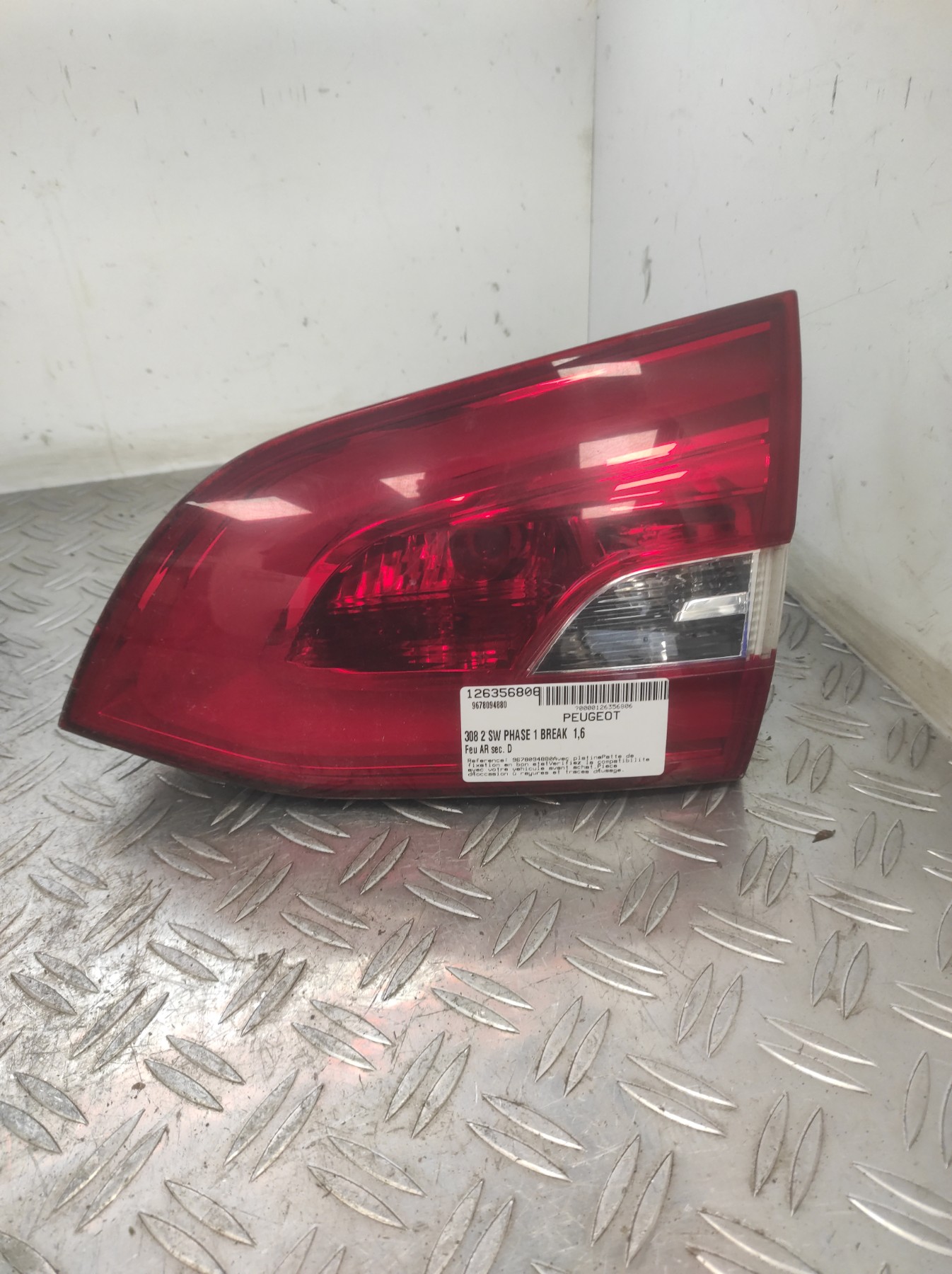 Feu arriere secondaire droit (feux) PEUGEOT 308 2 SW PHASE 1 BREAK – 9678094880
