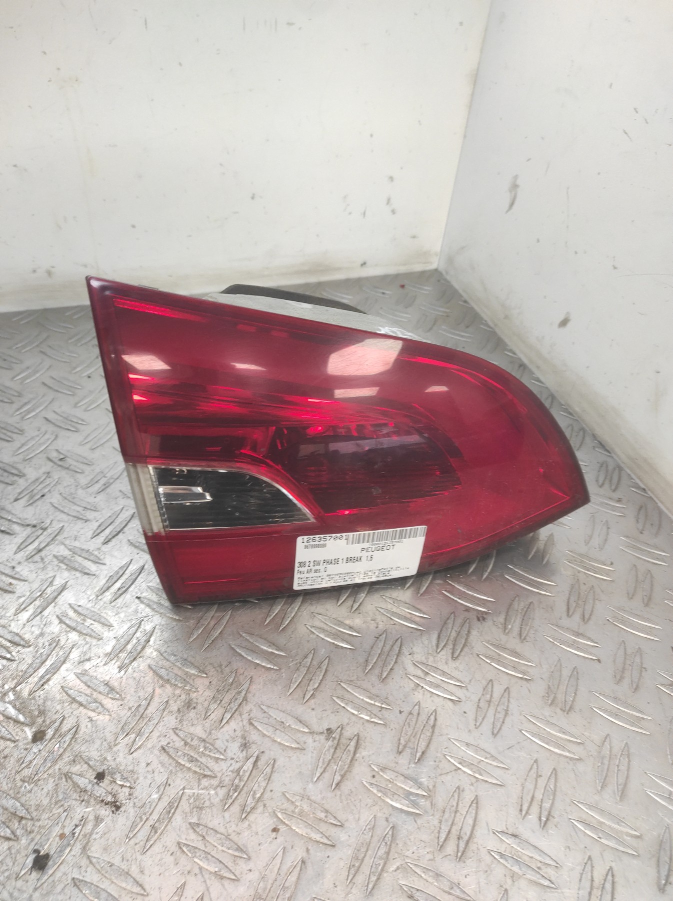 Feu arriere secondaire gauche (feux) PEUGEOT 308 2 SW PHASE 1 BREAK – 9678098080