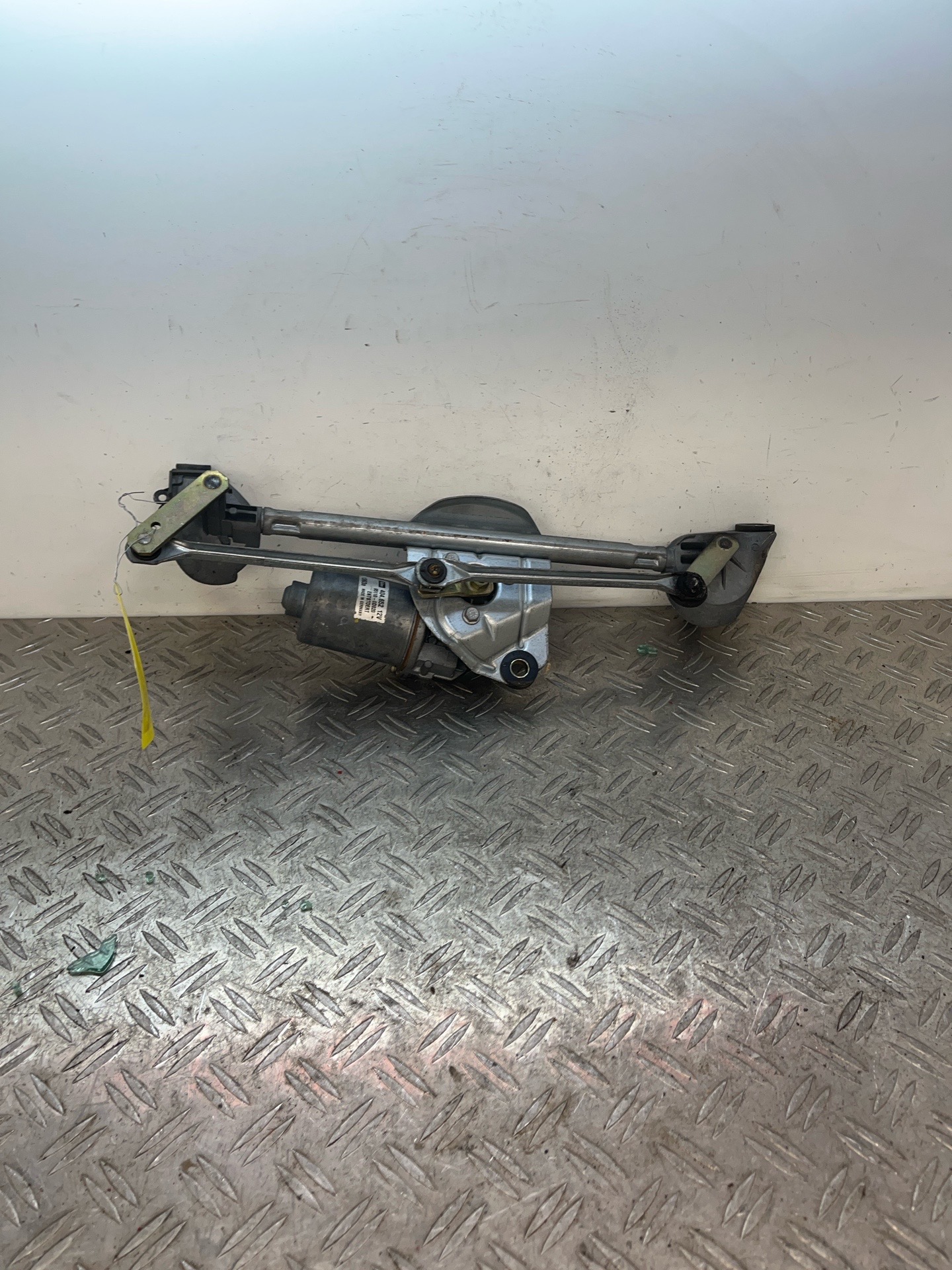 Moteur essuie glace avant TOYOTA YARIS 1 PHASE 2 – 851100D020