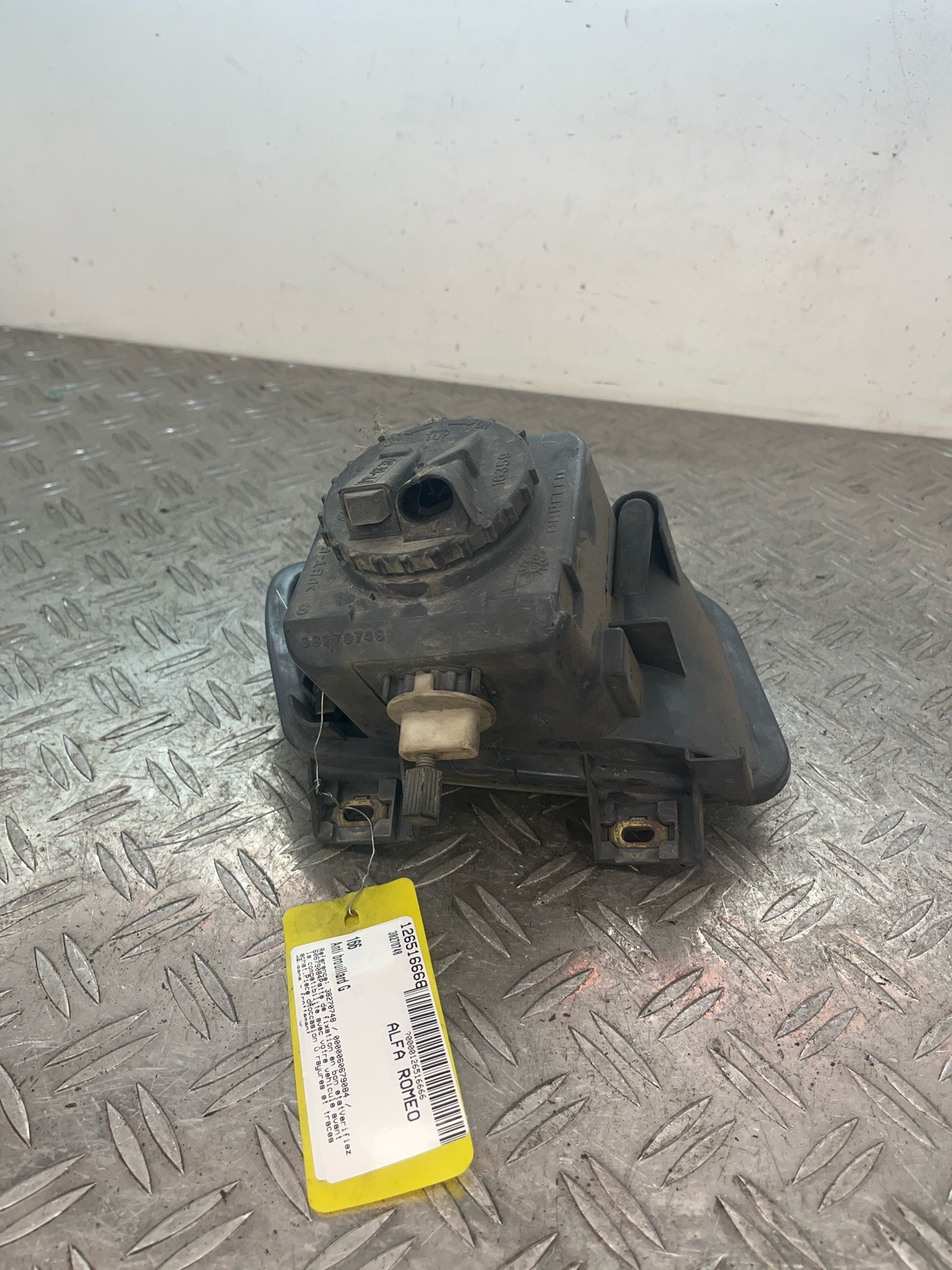 Anti brouillard gauche (feux) ALFA ROMEO 166 – 38270748