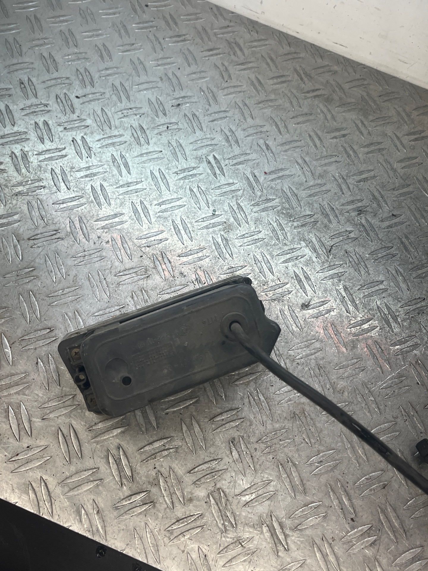 Anti brouillard gauche (feux) SEAT – 1L0941701