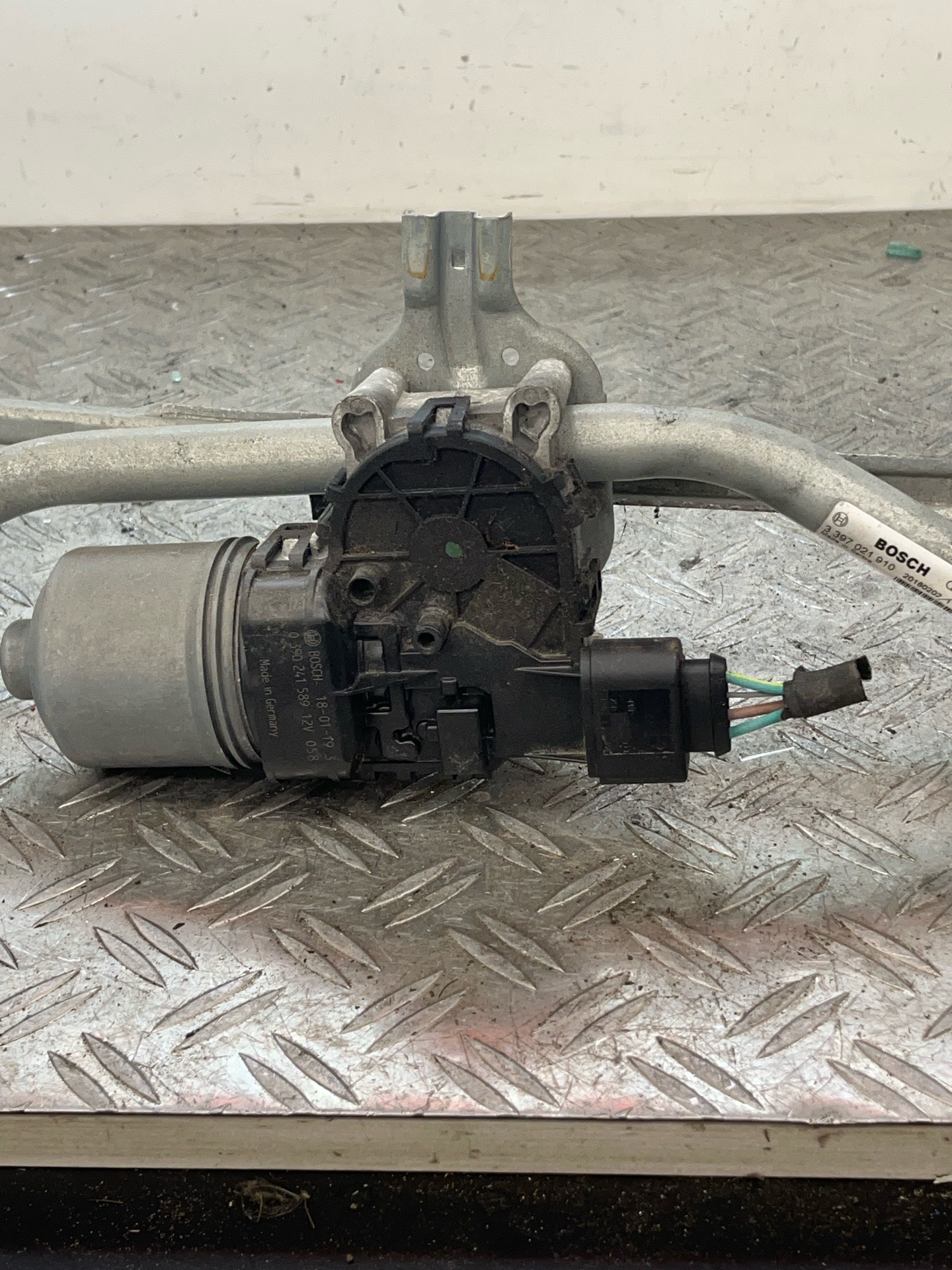 Moteur essuie glace avant CITROEN C3 3 PHASE 1 – 9815497780
