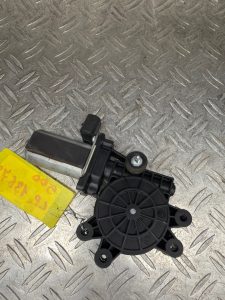 Moteur leve vitre avant gauche FIAT 500 2 PHASE 1 – 51824040