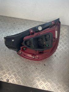 Feu arriere principal droit (feux) RENAULT CLIO 3 PHASE 2 – 8200886946