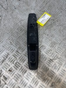 Interrupteur de leve vitre avant gauche RENAULT MEGANE 3 PHASE 1 – 11.5