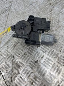 Moteur leve vitre avant gauche VOLKSWAGEN POLO 6 PHASE 1 – 2Q1959405