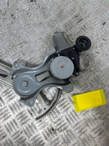 Leve vitre electrique avant gauche TOYOTA PRIUS 3 PHASE 2 – 8572047110