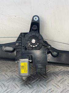 Leve vitre electrique avant gauche NISSAN PULSAR – 807013ZL0B