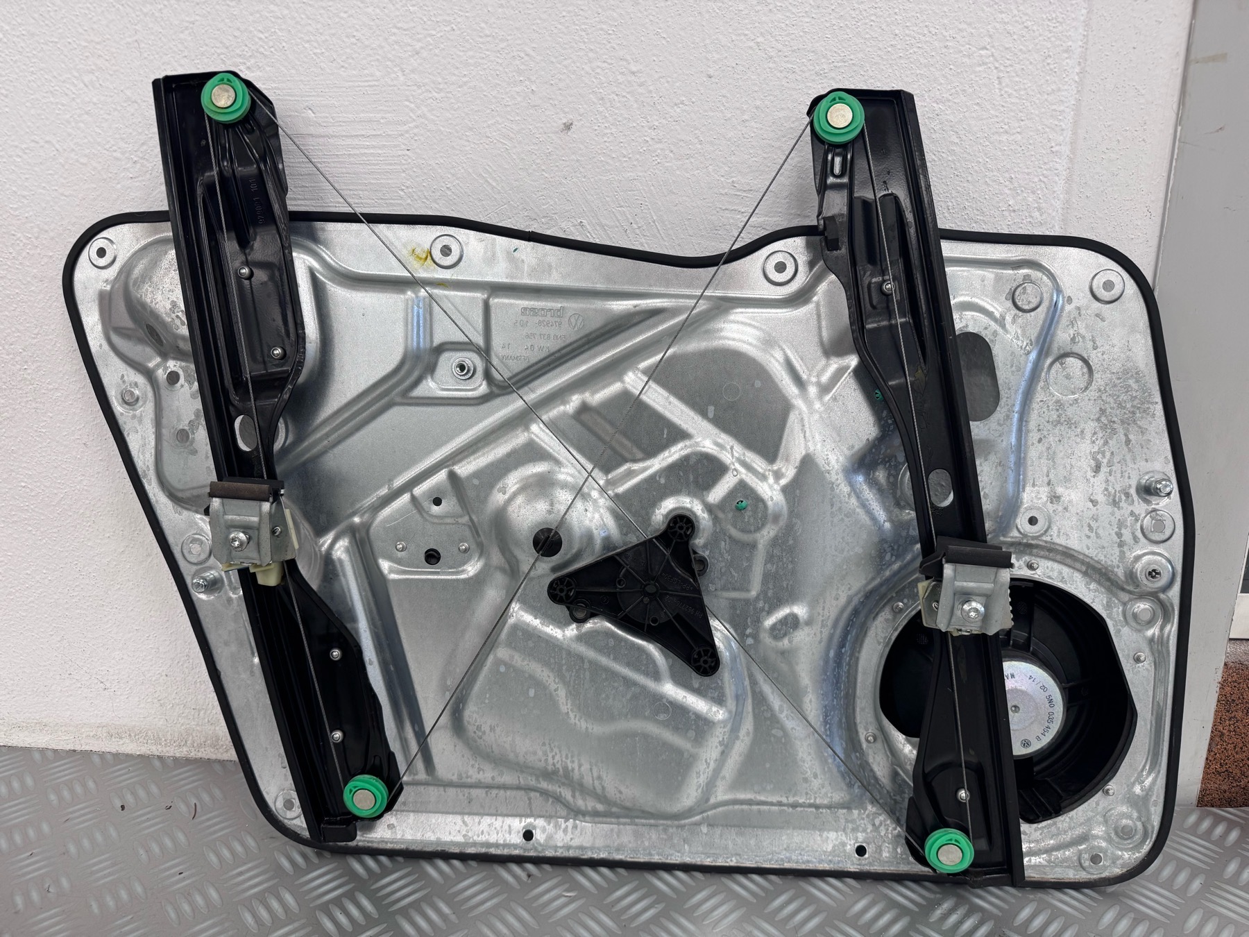Mecanisme de leve vitre electrique avant droit VOLKSWAGEN TIGUAN 1 PHASE 2 – 5N0837462