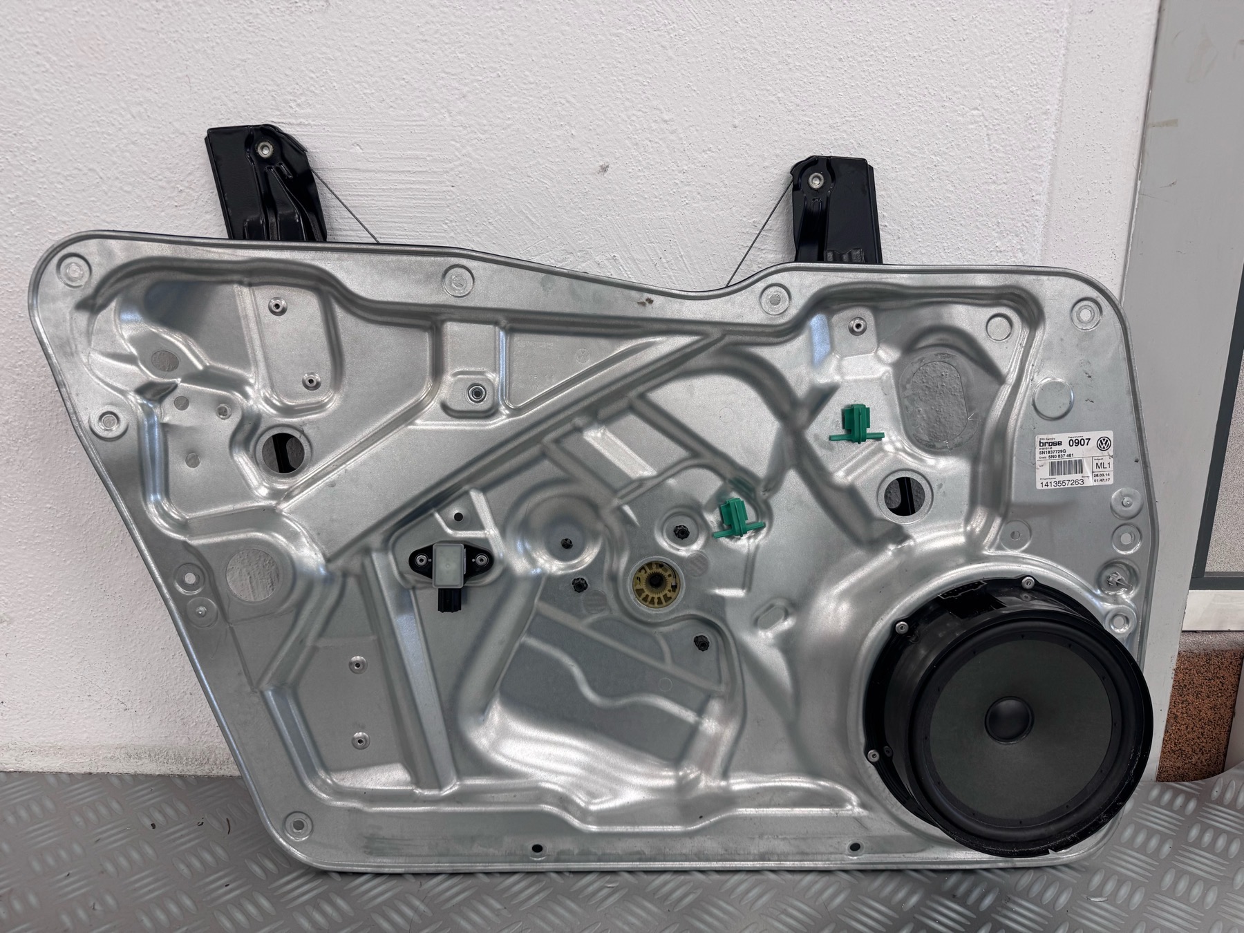 Mecanisme de leve vitre electrique avant gauche VOLKSWAGEN TIGUAN 1 PHASE 2 – 5N0837461