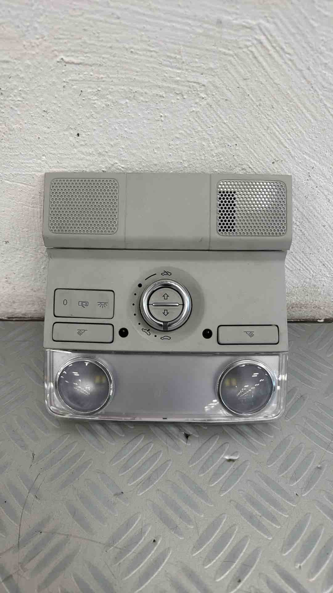 Eclairage de plafonnier VOLKSWAGEN TIGUAN 1 PHASE 2 – 1K0947105