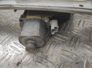 Leve vitre electrique avant droit PEUGEOT 208 1 PHASE 1 – 9674254380