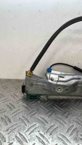 Leve vitre electrique avant gauche RENAULT CLIO 3 PHASE 2 – 400856E