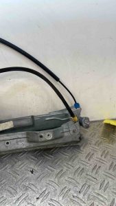 Leve vitre electrique avant droit RENAULT CLIO 3 PHASE 2 – 400957E