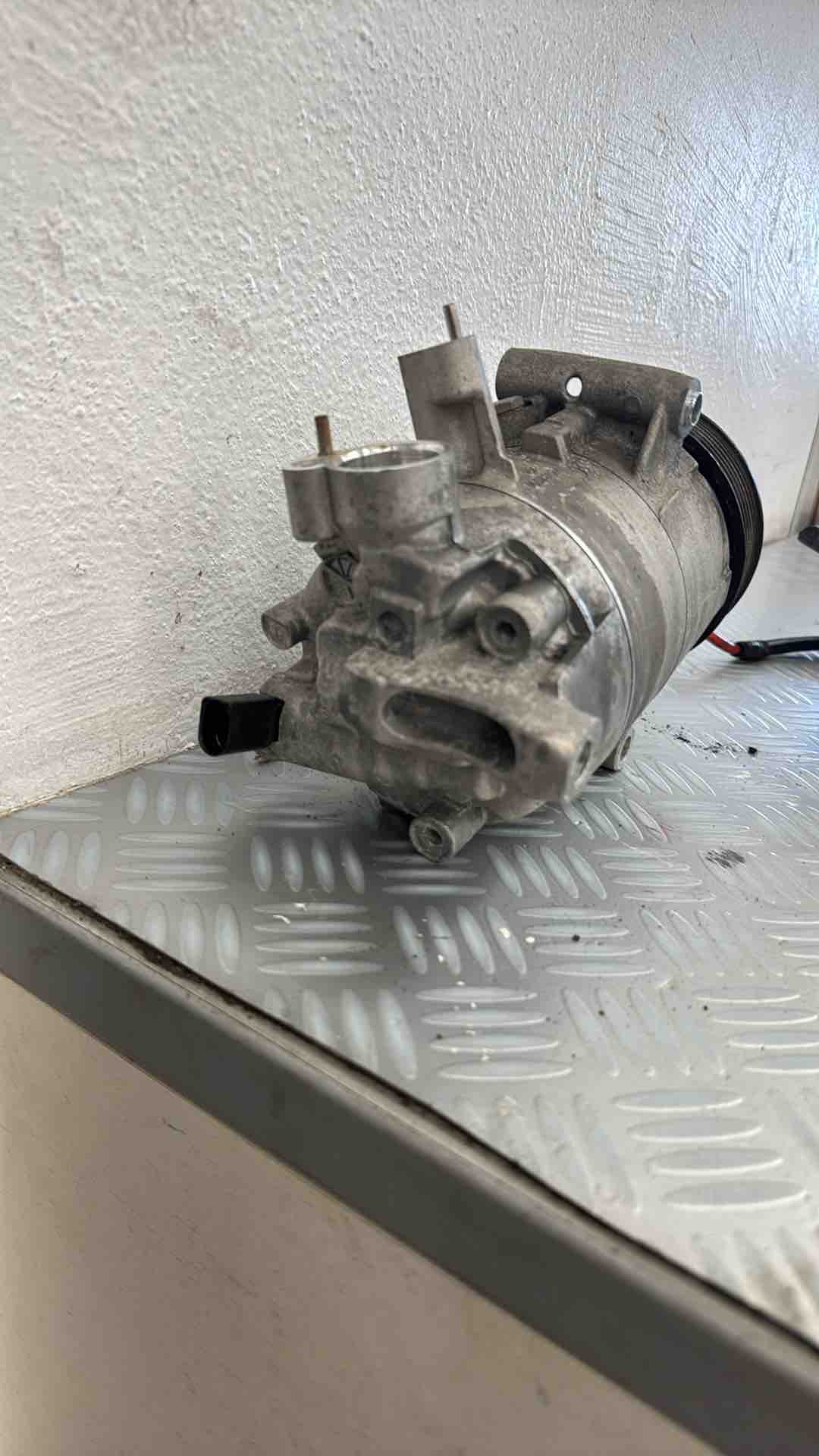 Compresseur clim VOLKSWAGEN TIGUAN 1 PHASE 2 – 5K0820803A