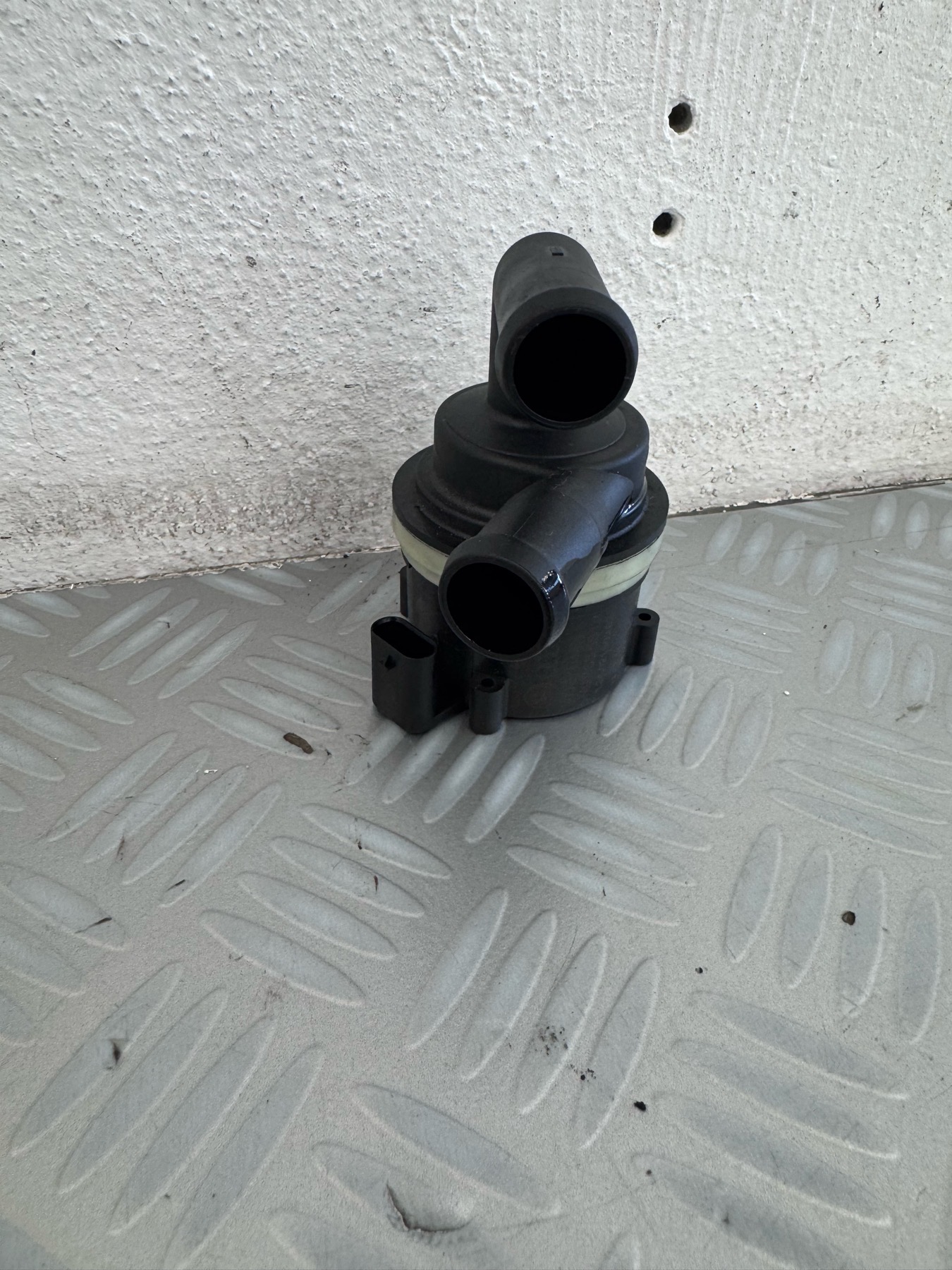Pompe à eau VOLKSWAGEN TIGUAN 1 PHASE 2 – 5N0965561A