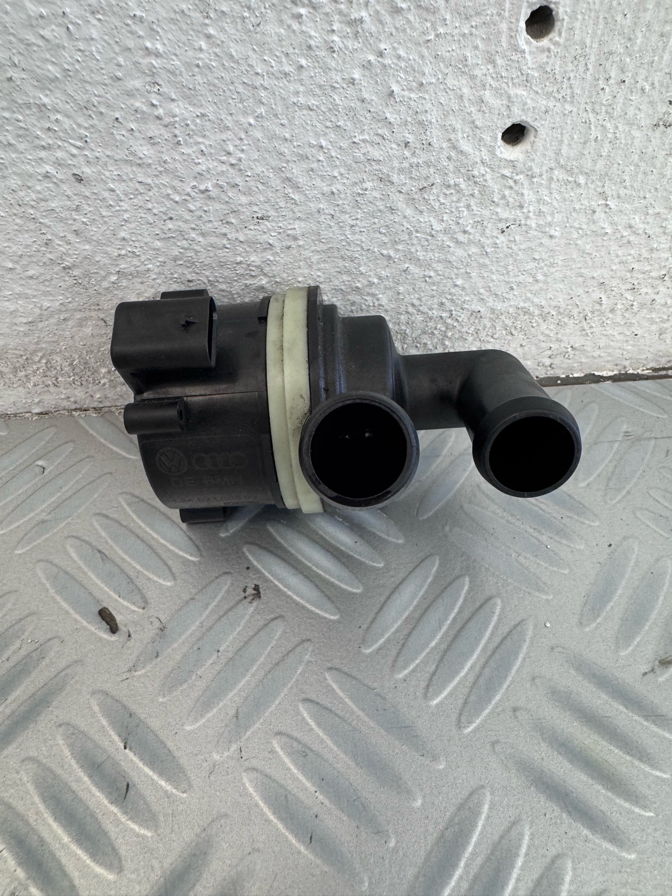 Pompe à eau VOLKSWAGEN TIGUAN 1 PHASE 2 – 5N0965561A