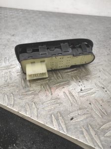 Interrupteur de leve vitre avant gauche CITROEN C3 2 PHASE 1 – 96647495XT