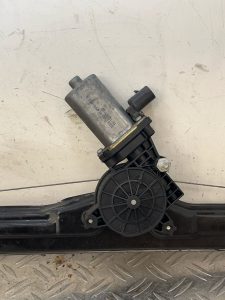 Leve vitre electrique avant gauche IVECO DAILY 6 PHASE 1 – 5801901053