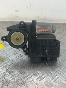 Moteur leve vitre avant gauche CITROEN C4 PICASSO 1 – 9682495680