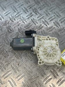 Moteur leve vitre arriere gauche DODGE – 1002852A001
