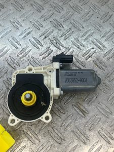 Moteur leve vitre arriere gauche DODGE – 1002852A001