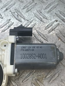 Moteur leve vitre arriere gauche DODGE – 1002852A001
