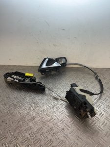 Serrure avant droit CITROEN DS5 PHASE 1 – 9686919180