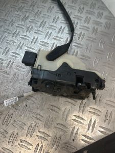 Serrure avant droit CITROEN DS5 PHASE 1 – 9686919180