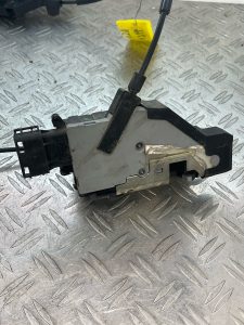 Serrure arriere droit CITROEN DS5 PHASE 1 – 9686919180