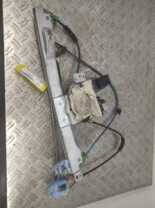 Leve vitre electrique avant gauche CITROEN C2 PHASE 1 – 9641241380