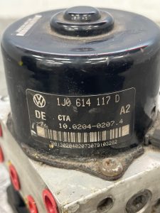 Bloc ABS (freins anti-blocage) VOLKSWAGEN GOLF 4 – 1J0614117D